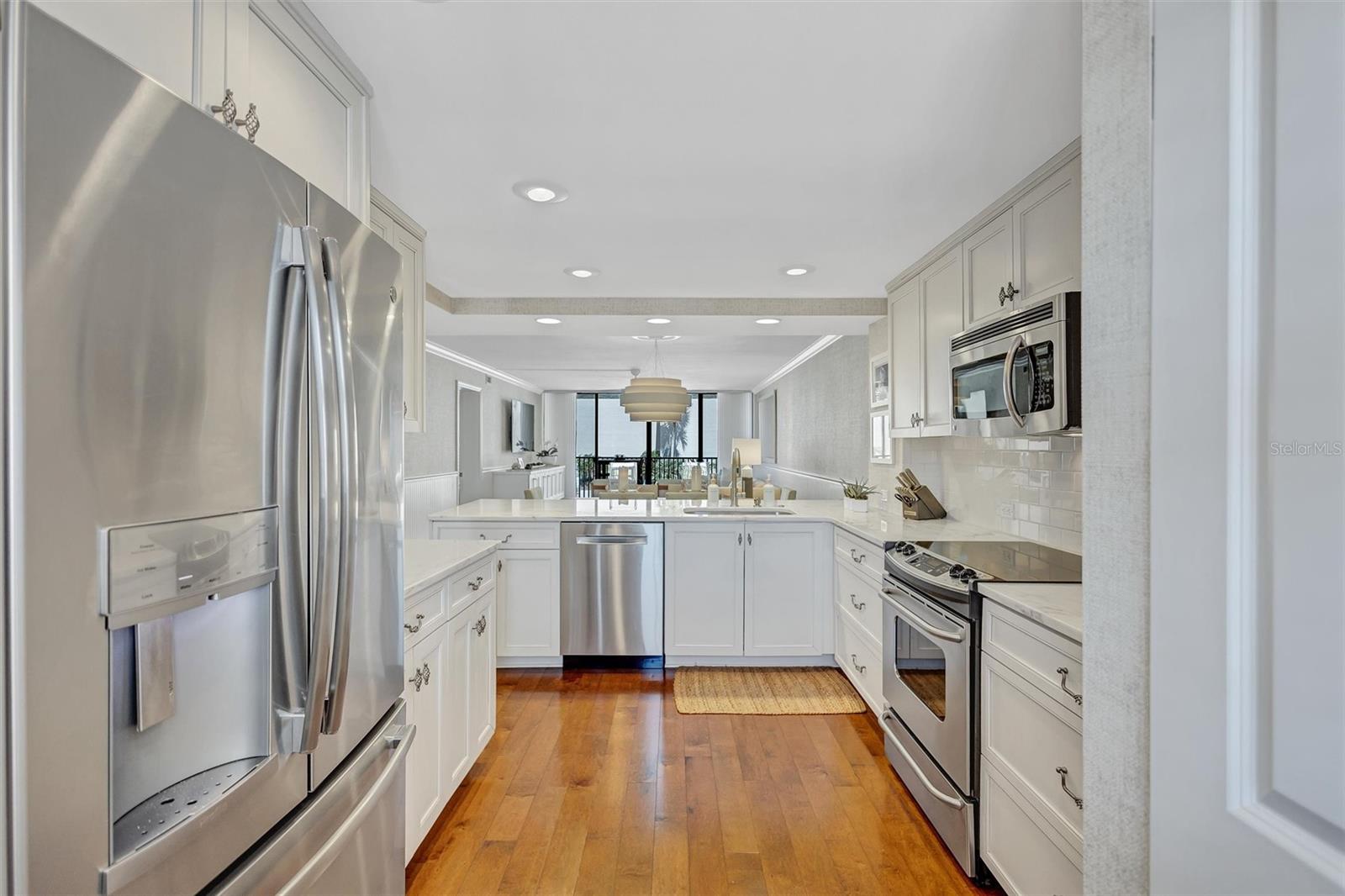 SIESTA BREAKERS - Residential