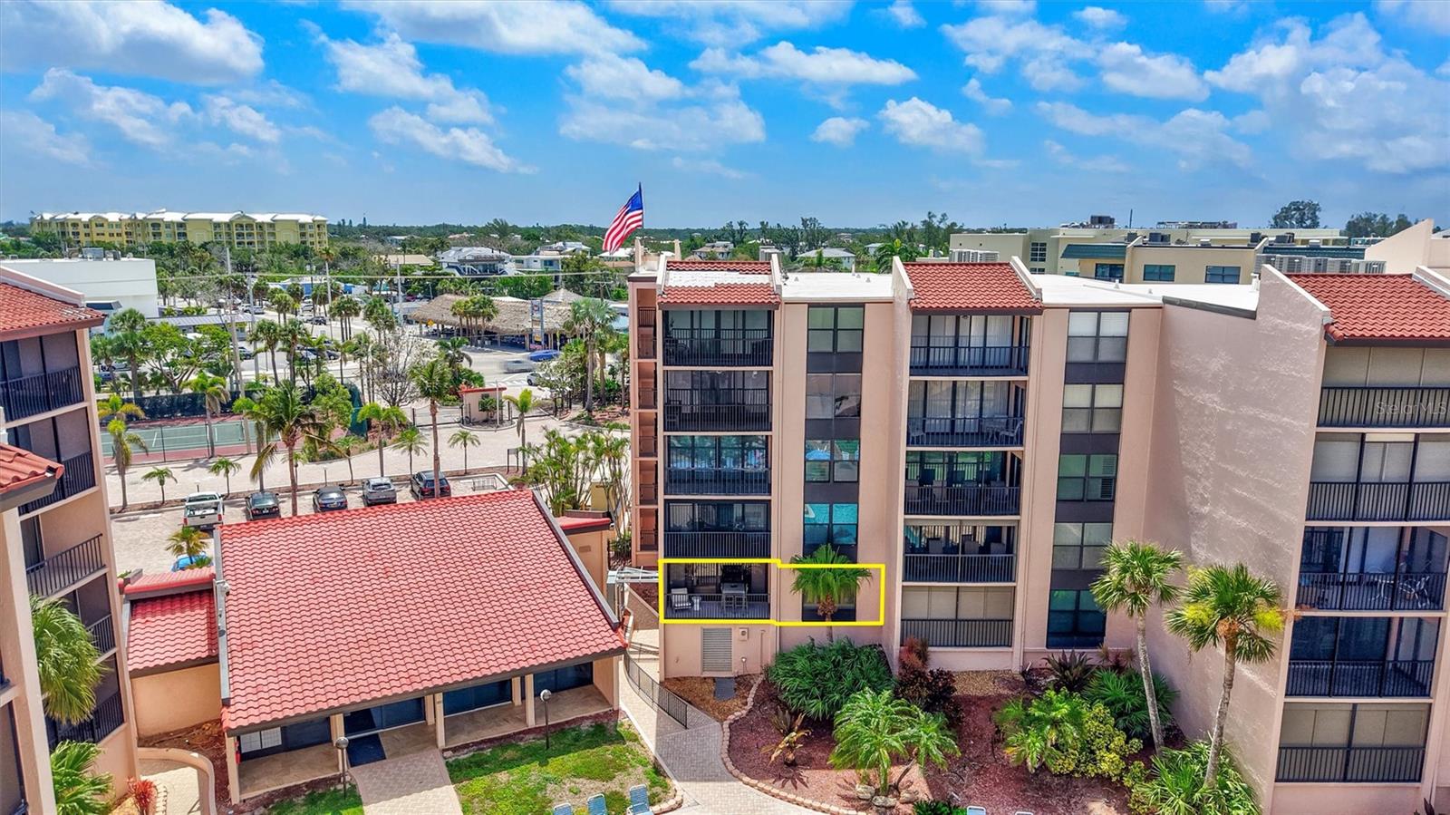 SIESTA BREAKERS - Residential