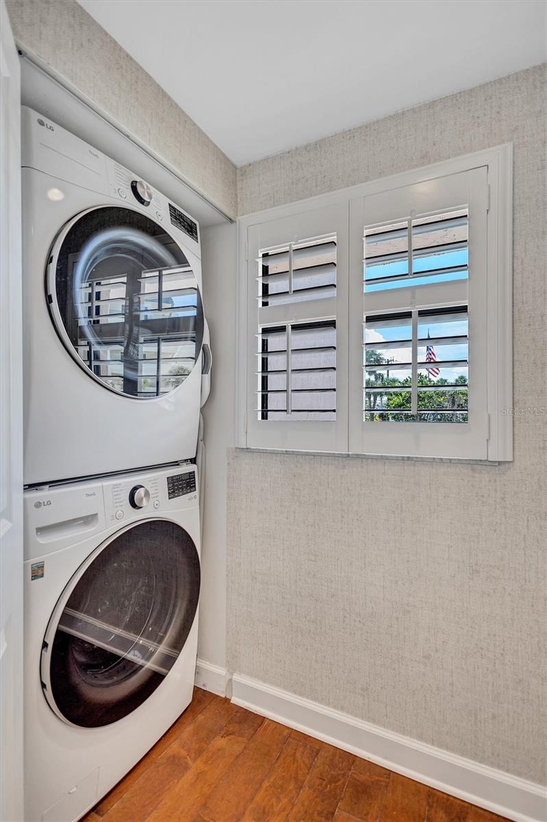 SIESTA BREAKERS - Residential