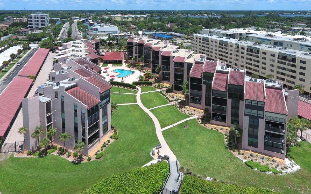 SIESTA BREAKERS - Residential