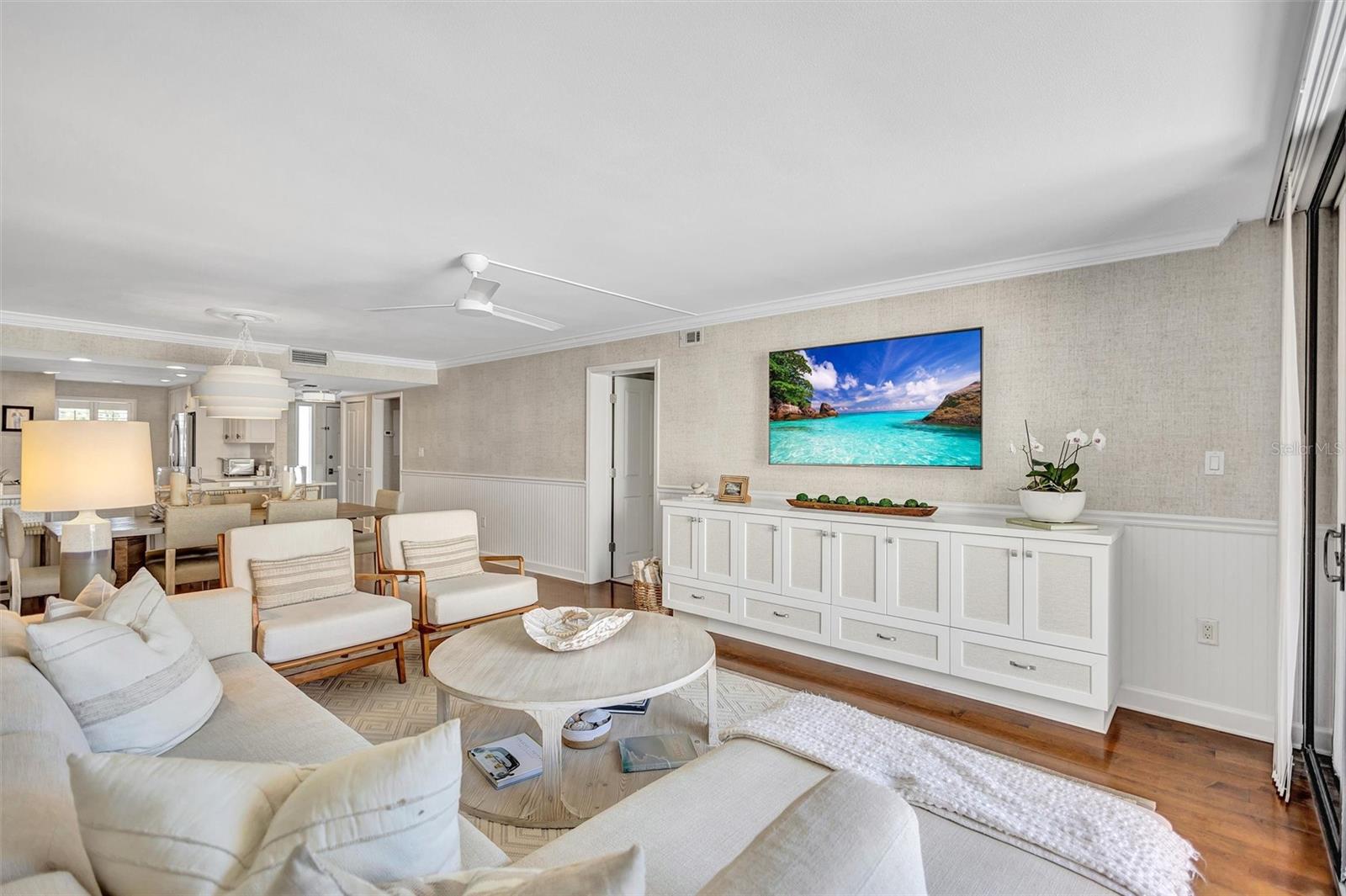 SIESTA BREAKERS - Residential