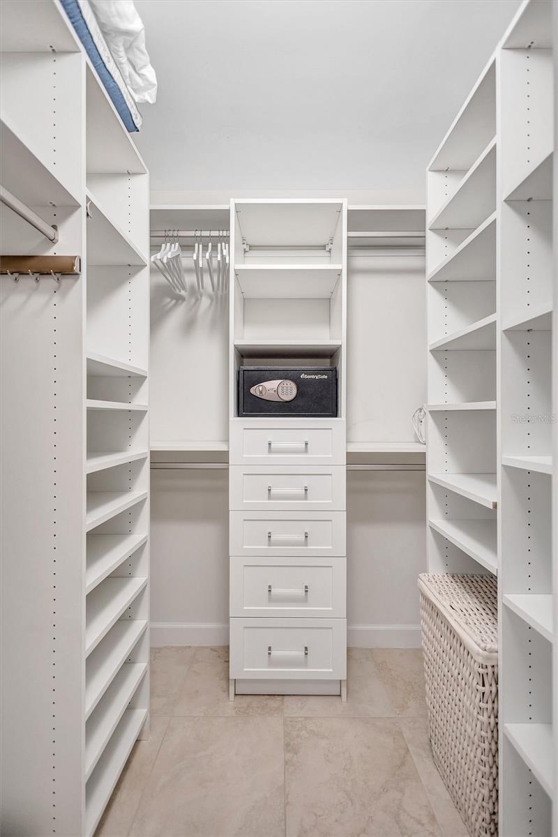 SIESTA BREAKERS - Residential