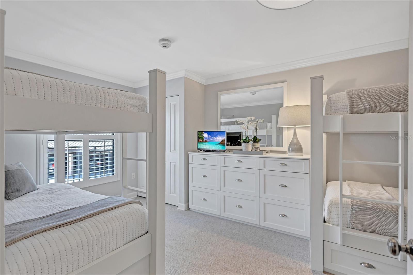 SIESTA BREAKERS - Residential