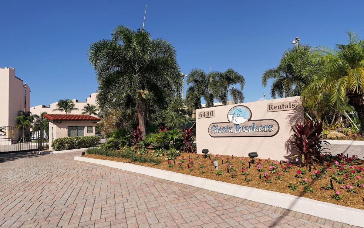 SIESTA BREAKERS - Residential