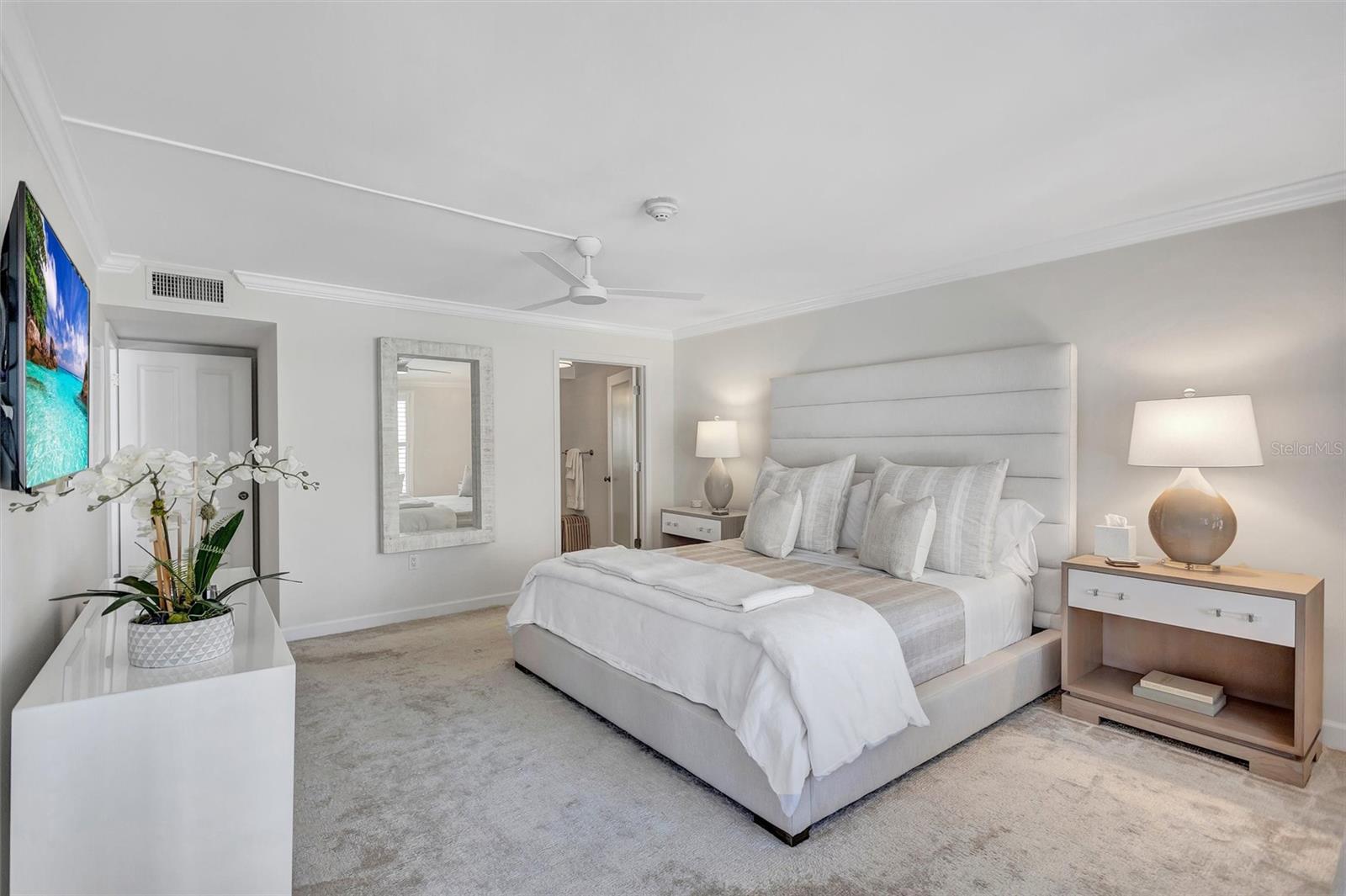 SIESTA BREAKERS - Residential