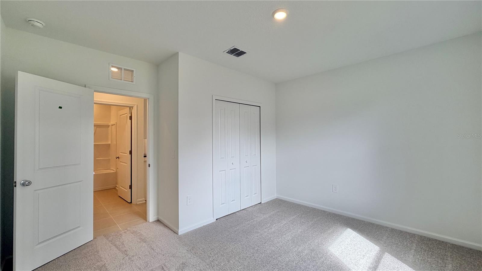 HUNT CLUB/LK WALES PH 1 - Residential Lease