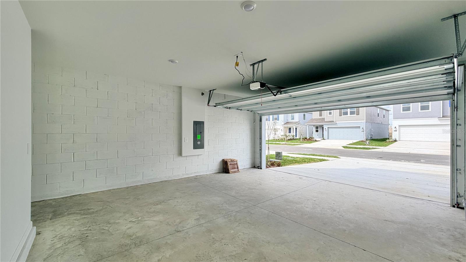 HUNT CLUB/LK WALES PH 1 - Residential Lease