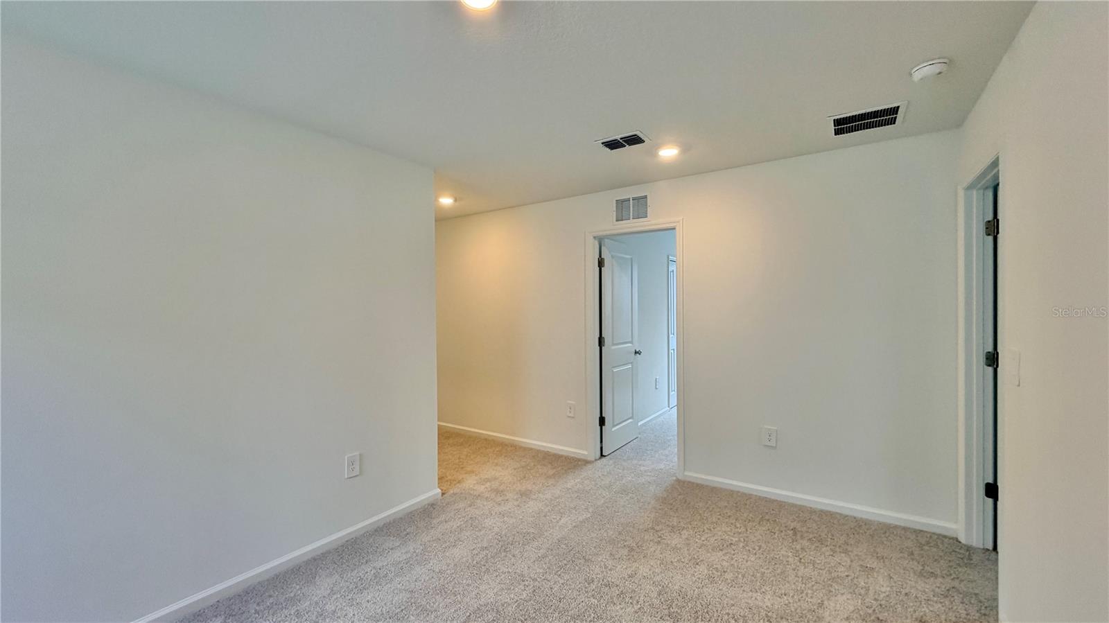 HUNT CLUB/LK WALES PH 1 - Residential Lease