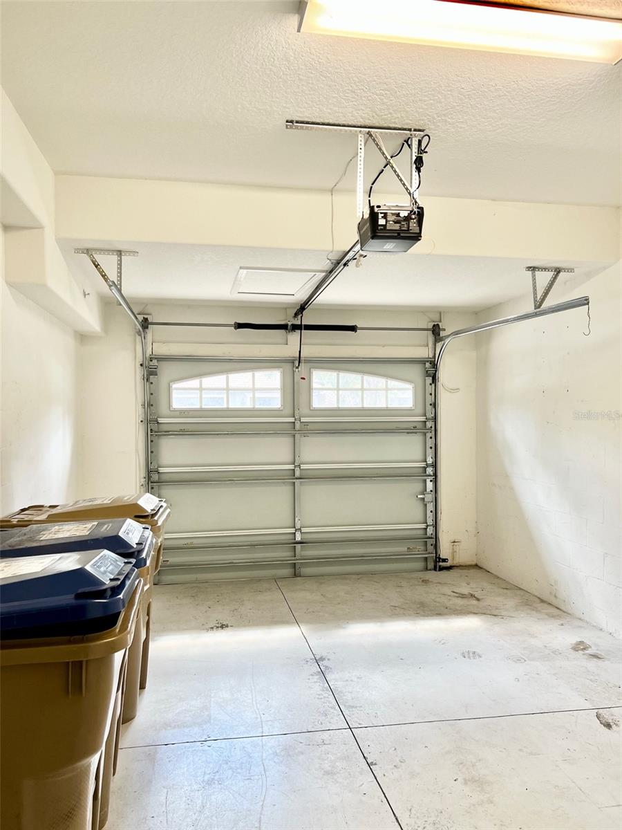 CHAMPIONS CLUB CONDO PH 3 - Residential Lease