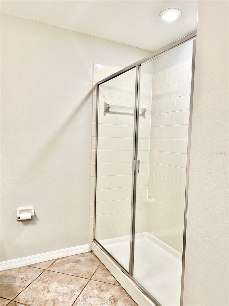 CHAMPIONS CLUB CONDO PH 3 - Residential Lease