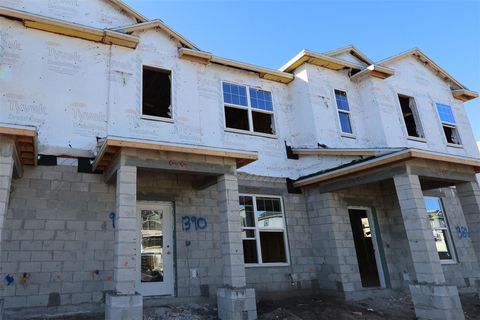 Photo of 1390 Mount Royal Drive, Saint Cloud, FL 34771 (MLS # O6375814)