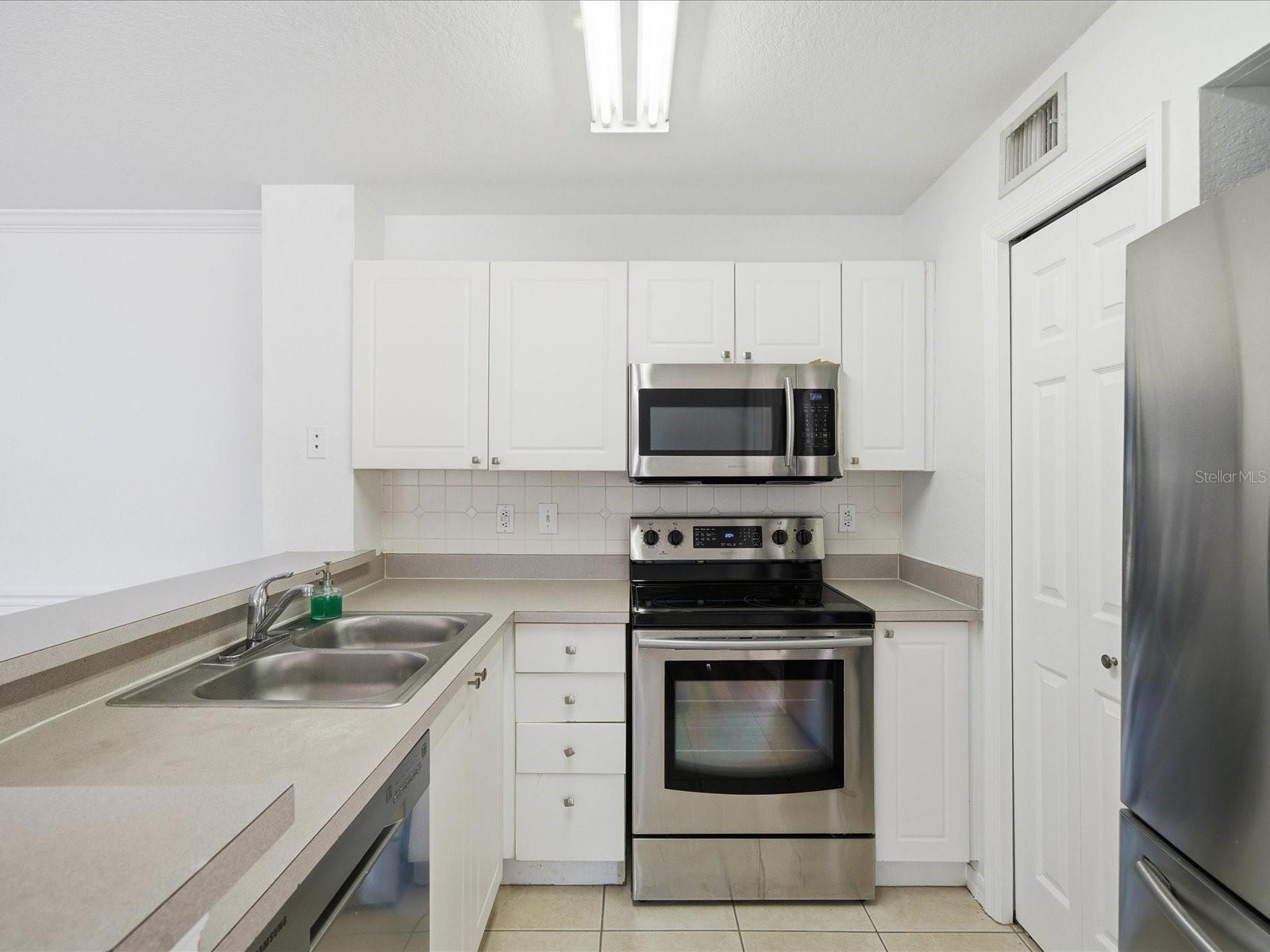 LAKEVIEW AT CALUSA TRACE - Residential