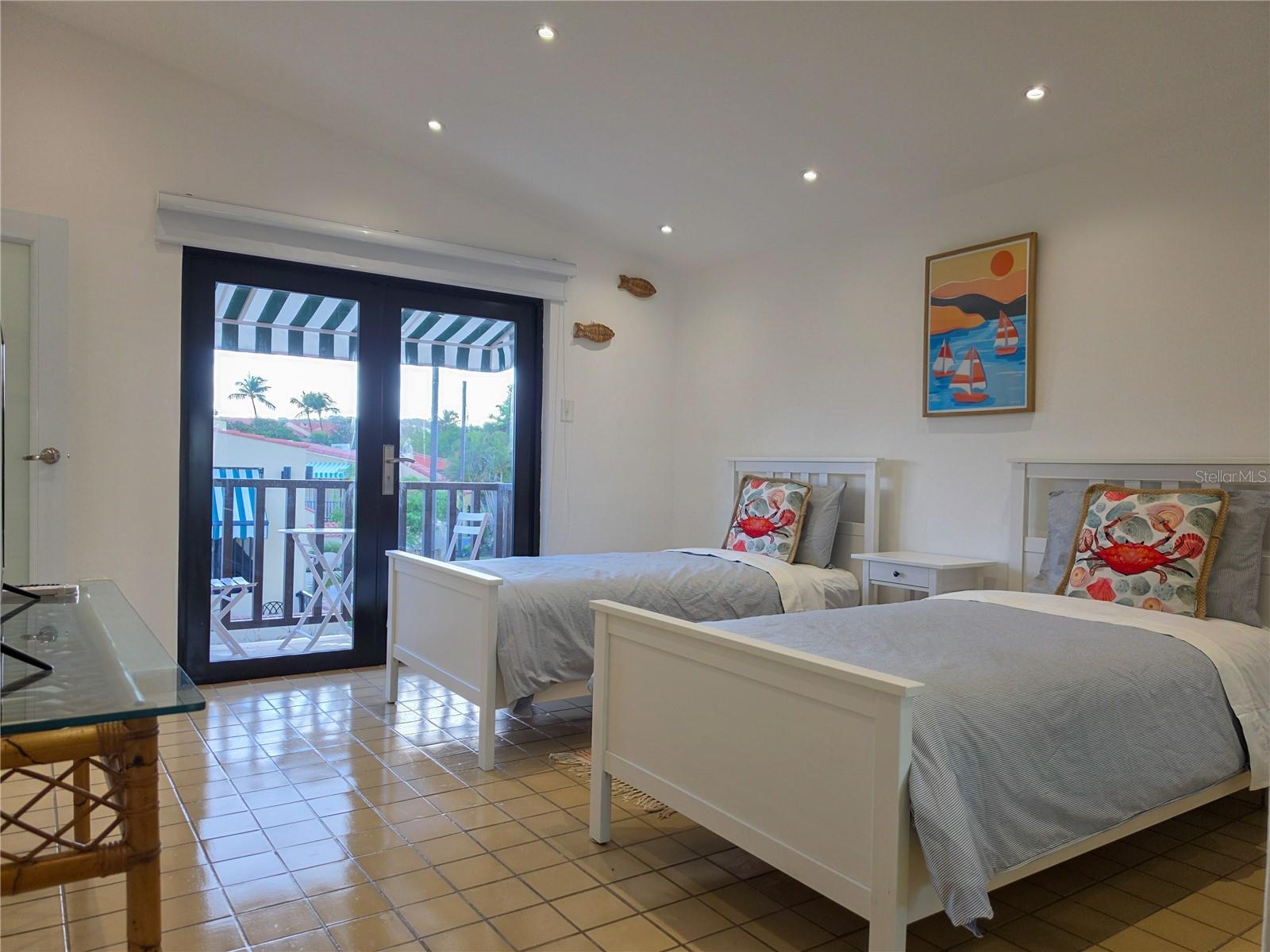 1 HARBOUR VIEW 48