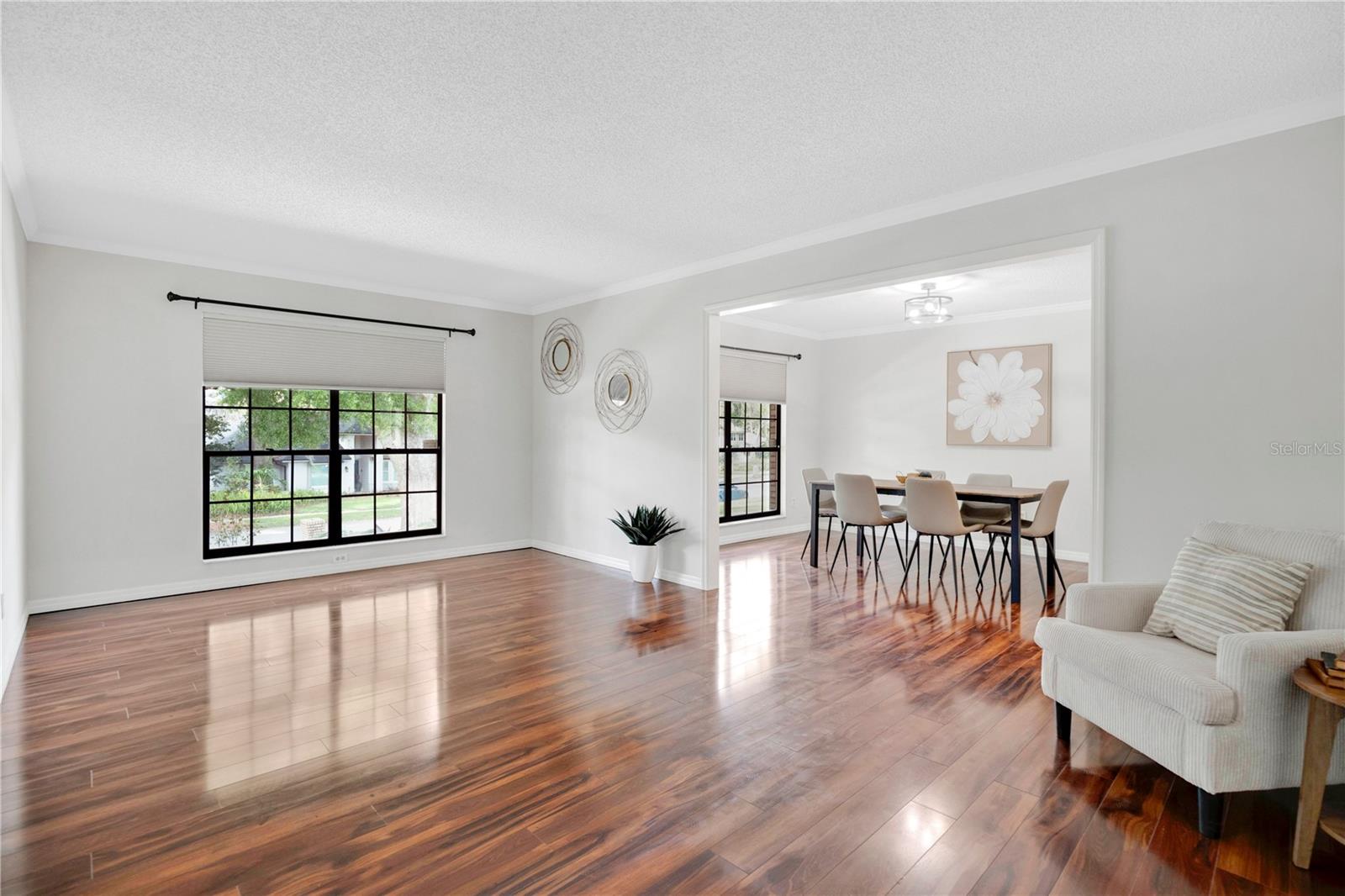 NORTHRIDGE - Residential