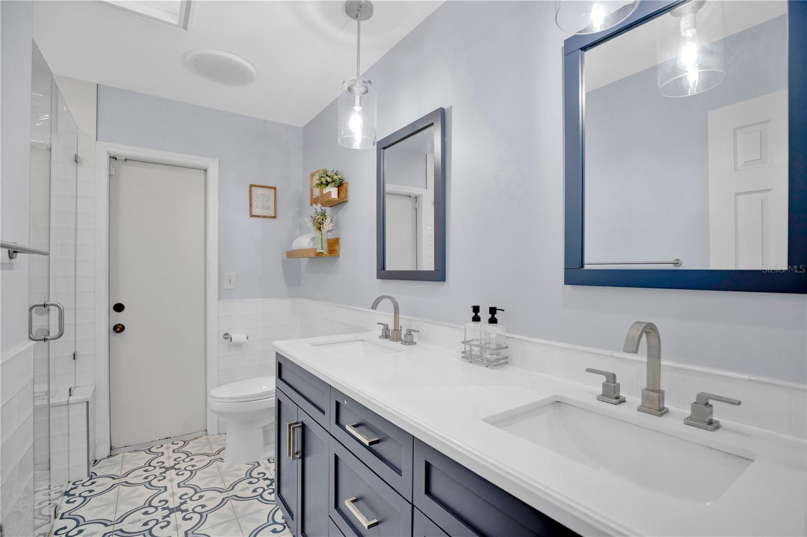 NORTHRIDGE - Residential