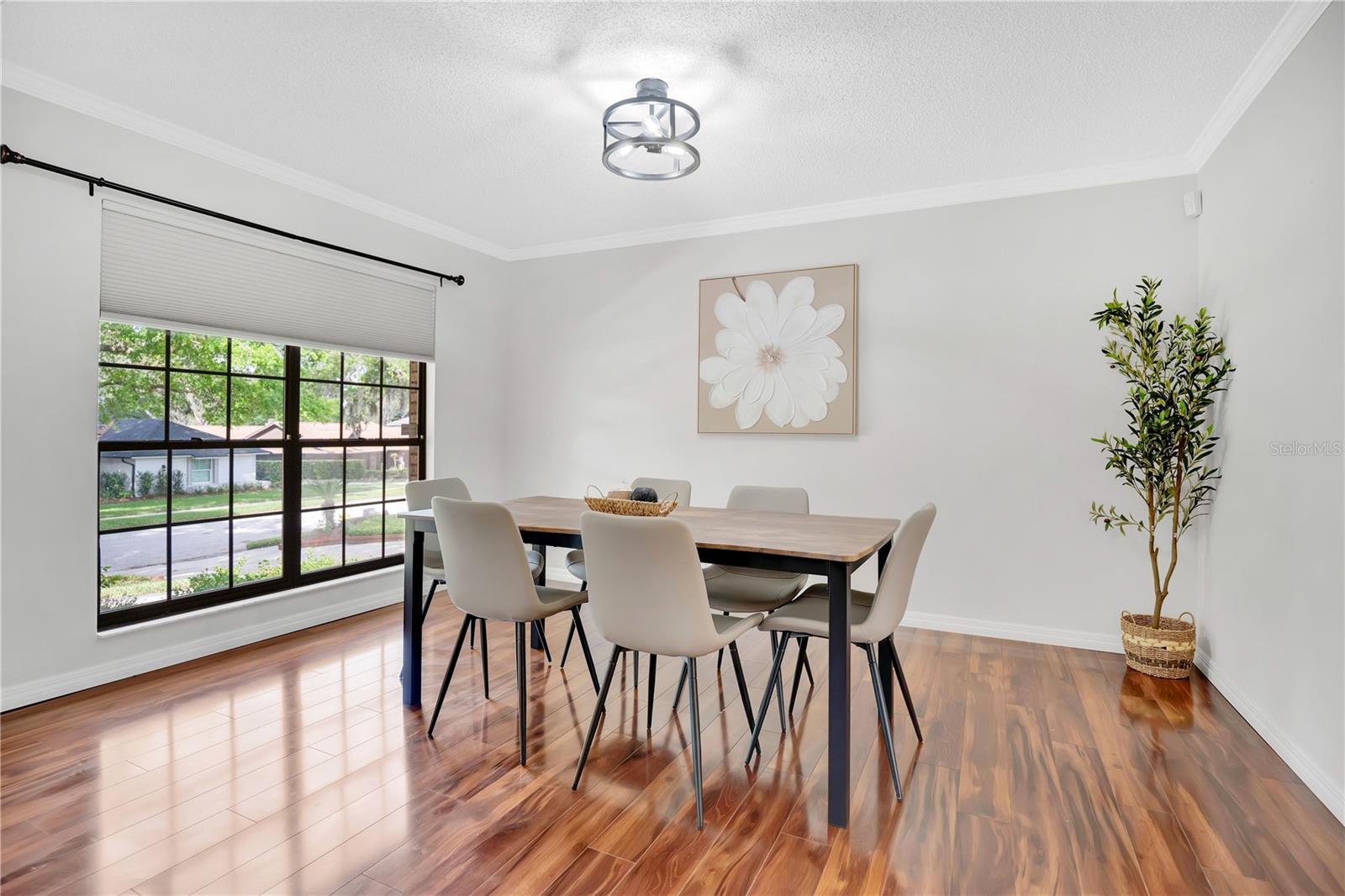 NORTHRIDGE - Residential