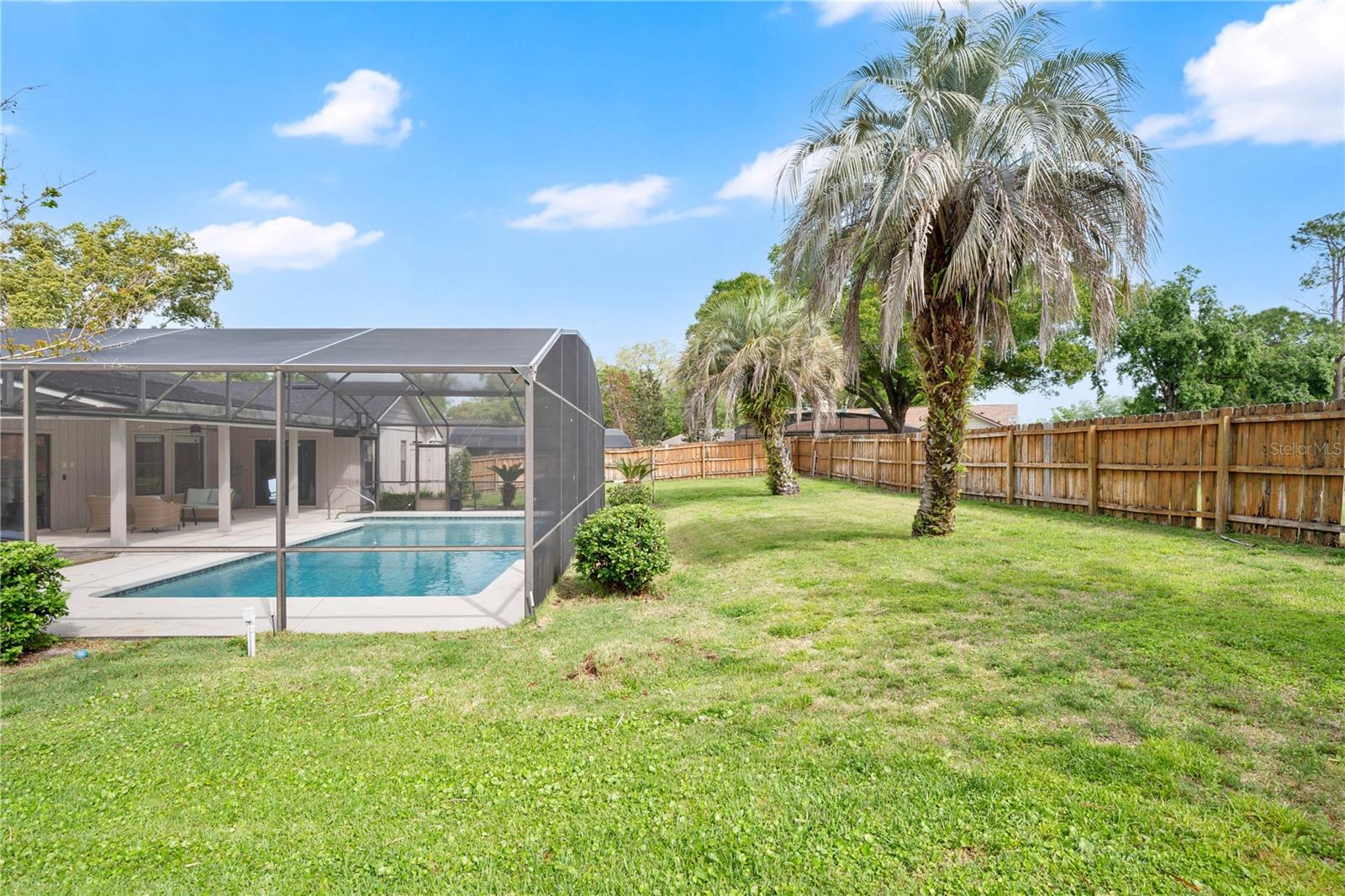 NORTHRIDGE - Residential