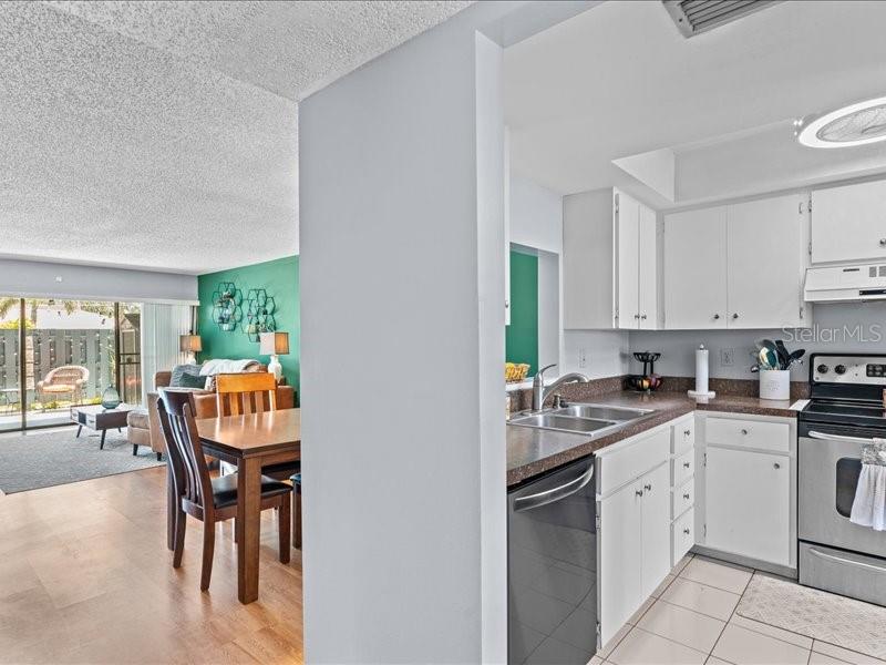 7364 CLOISTER DRIVE 7364, SARASOTA, FL, 34231 2 7364 CLOISTER DRIVE 7364