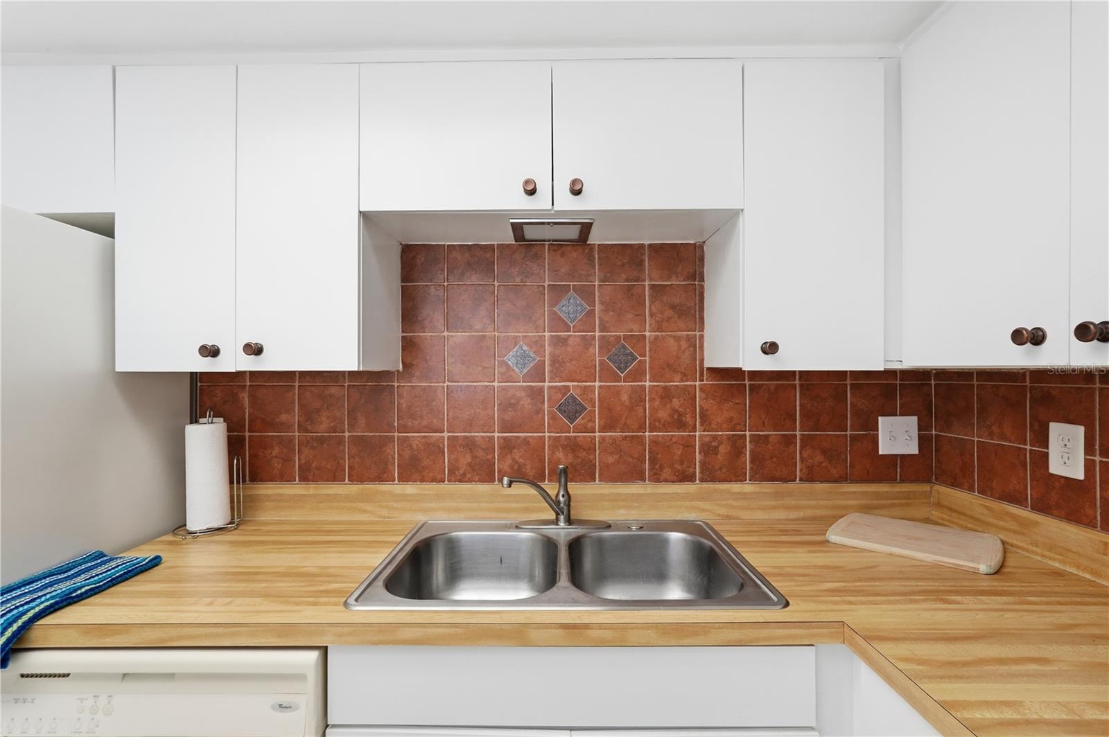 IMPERIAL OAKS CONDO - Residential Lease