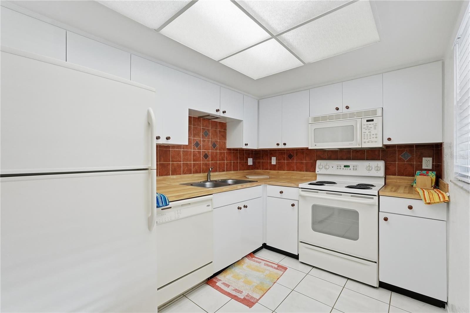 IMPERIAL OAKS CONDO - Residential Lease