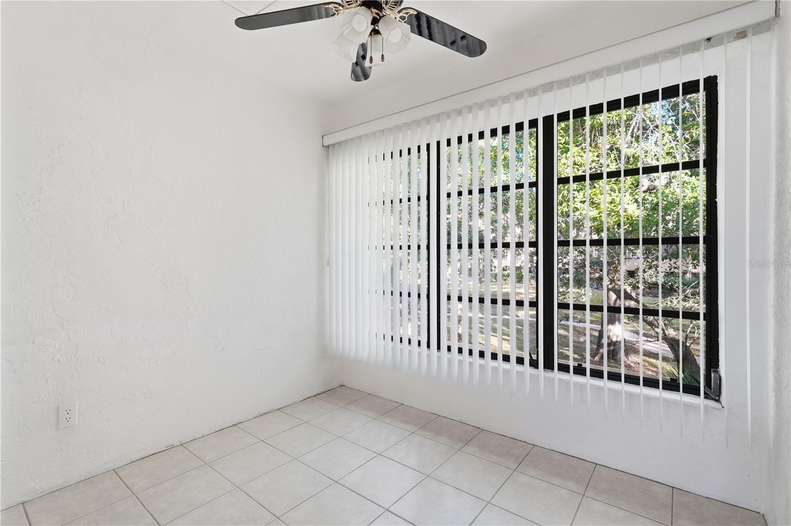 IMPERIAL OAKS CONDO - Residential Lease