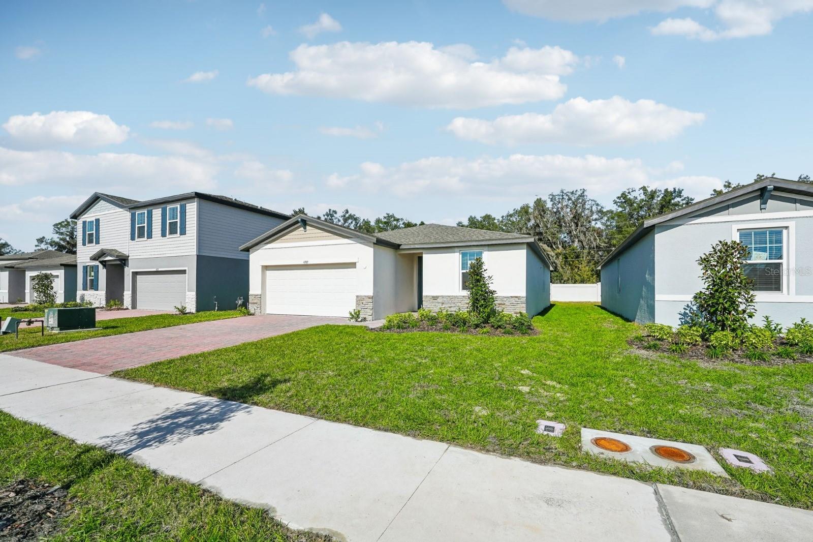 4709 JASMINE CIRCLE