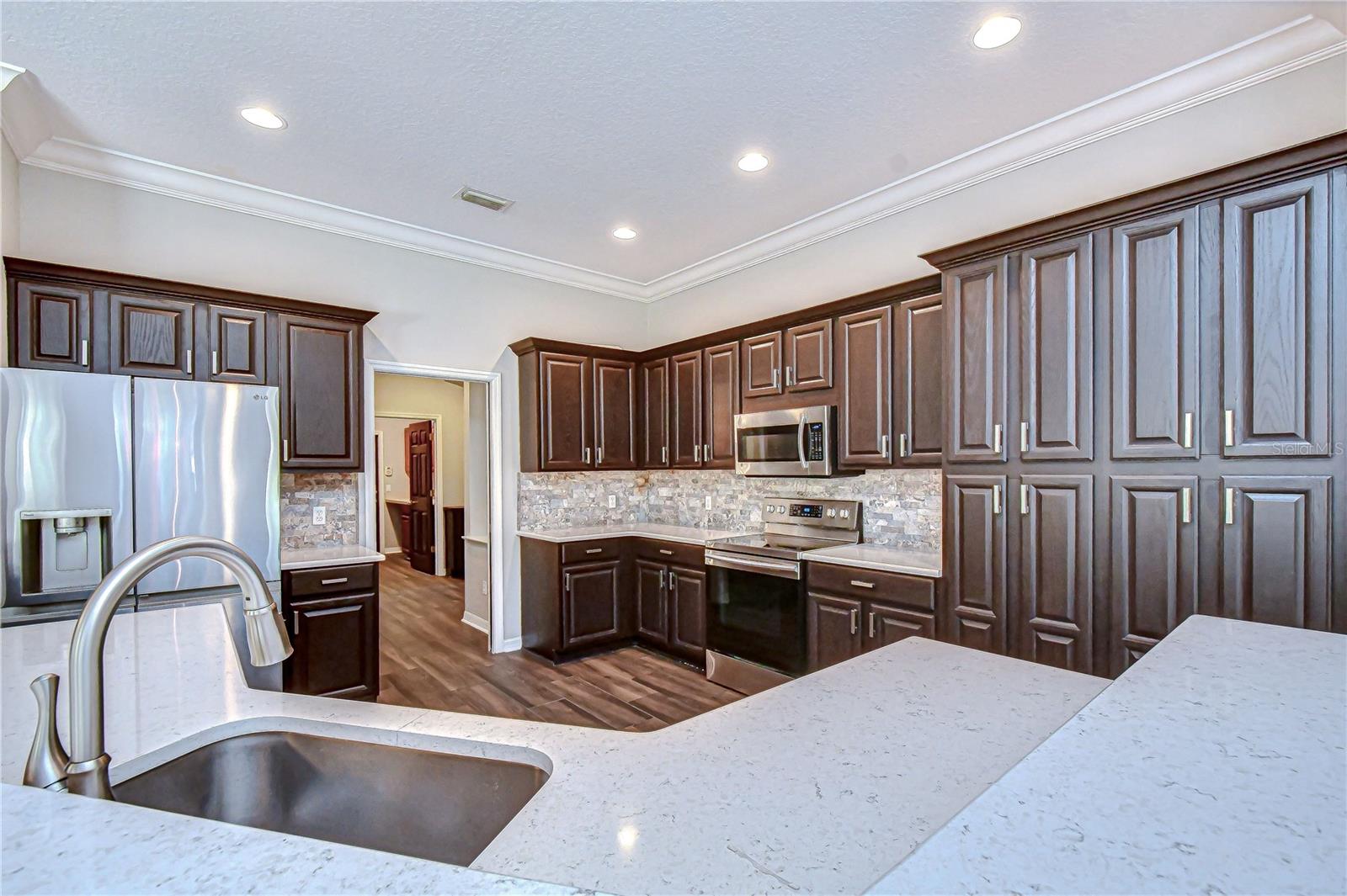 FISH HAWK TRAILS - Residential