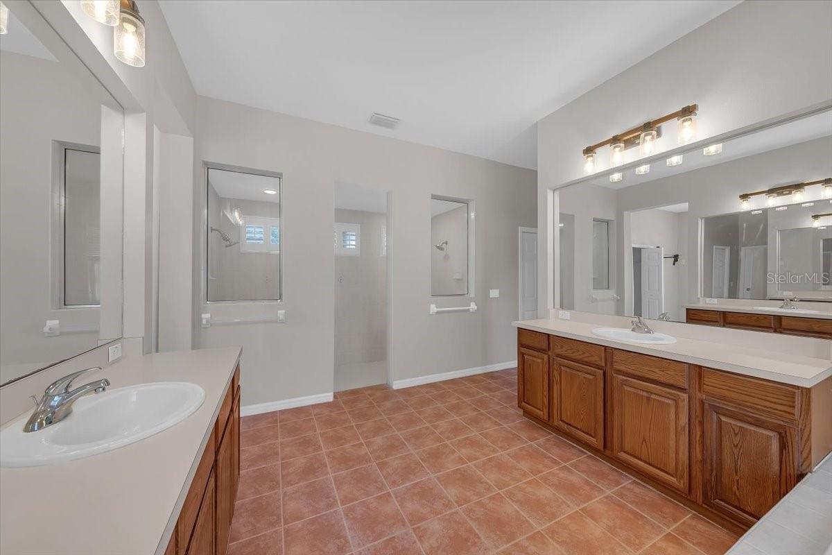 FISH HAWK TRAILS - Residential