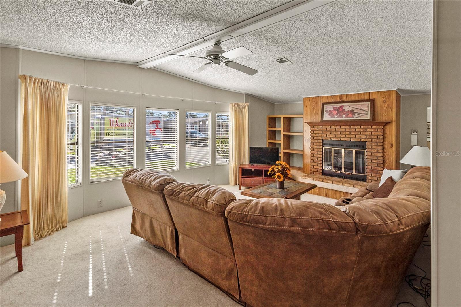 60 MOURNINGDOVE COURT
