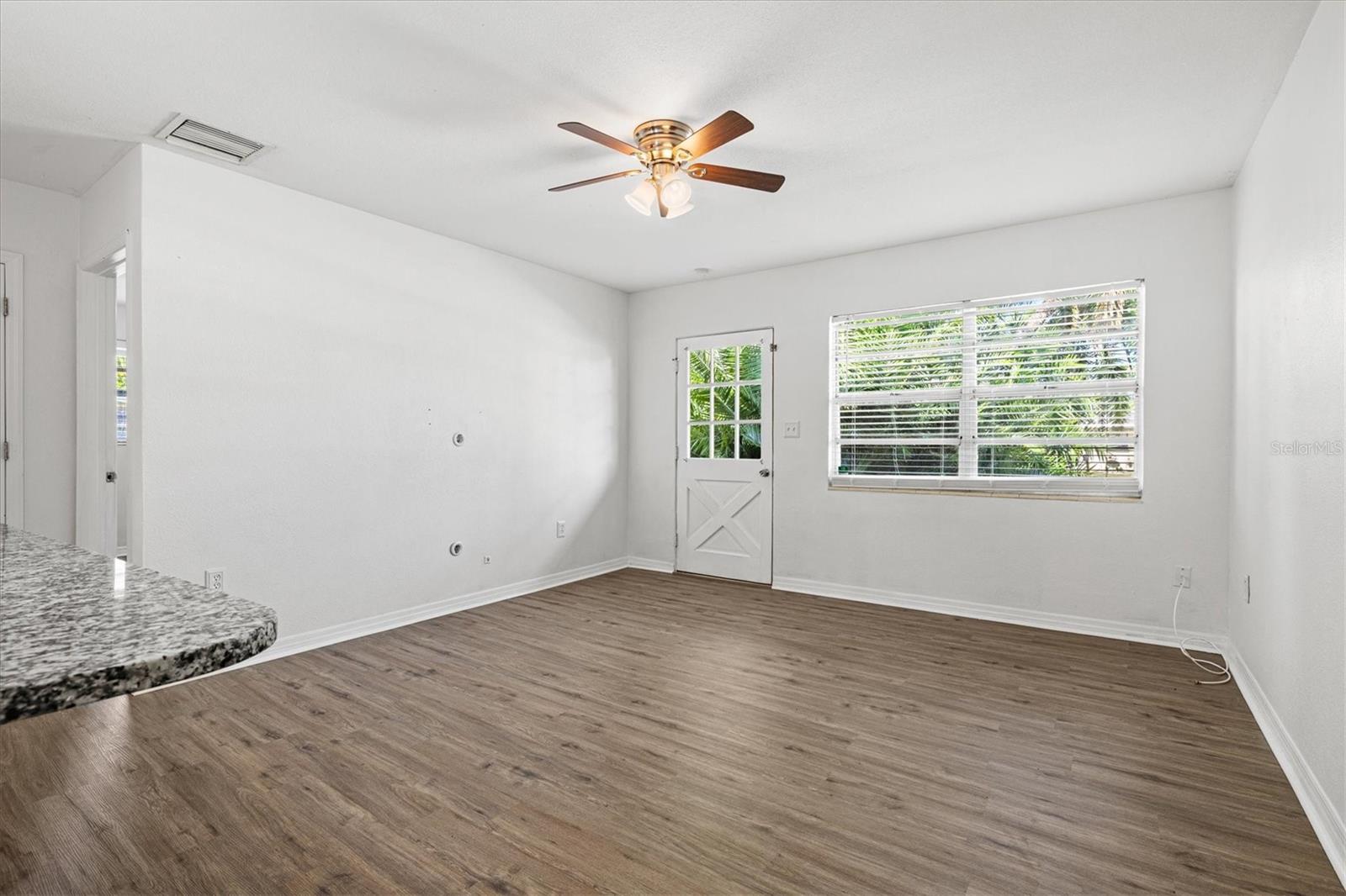 GOLDEN ACRES - Residential