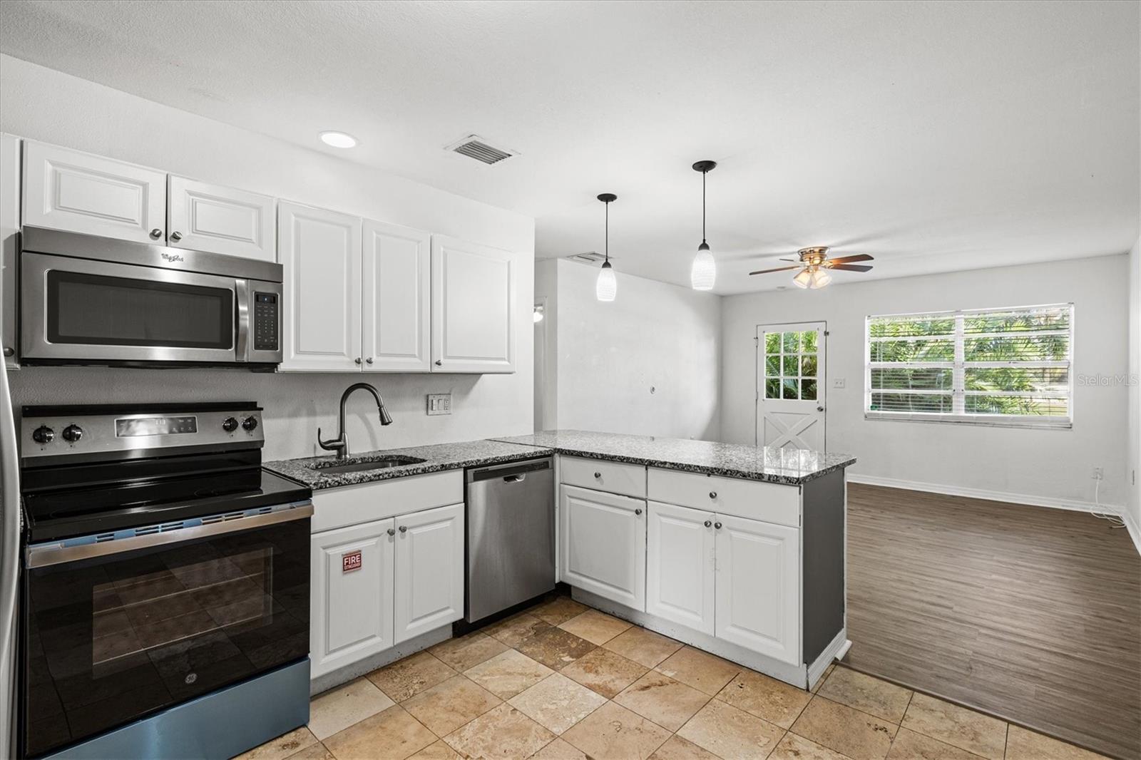 GOLDEN ACRES - Residential