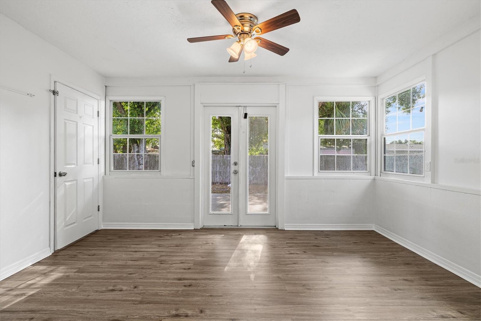 GOLDEN ACRES - Residential