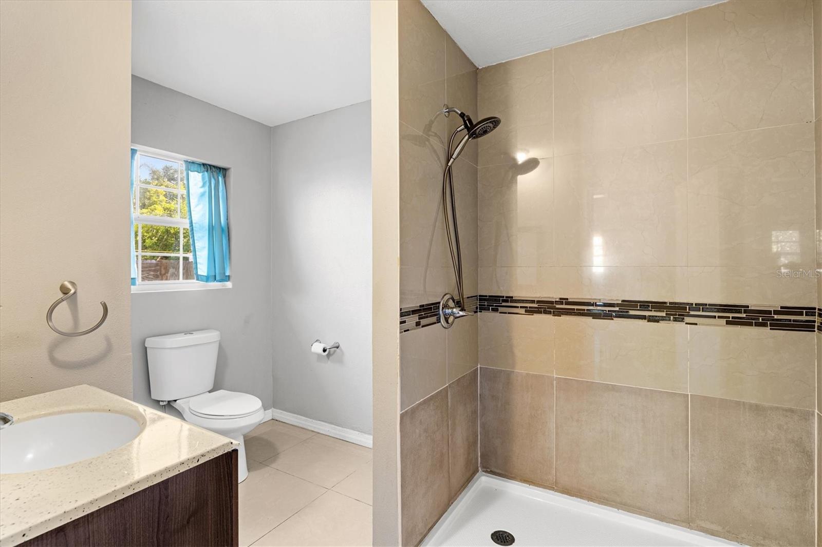 GOLDEN ACRES - Residential