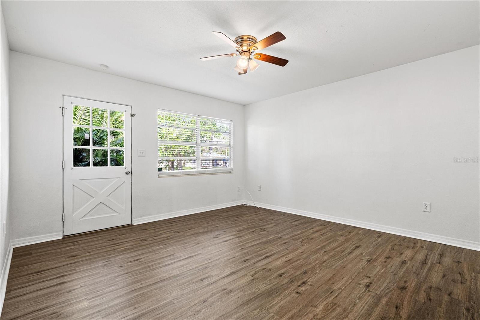 GOLDEN ACRES - Residential