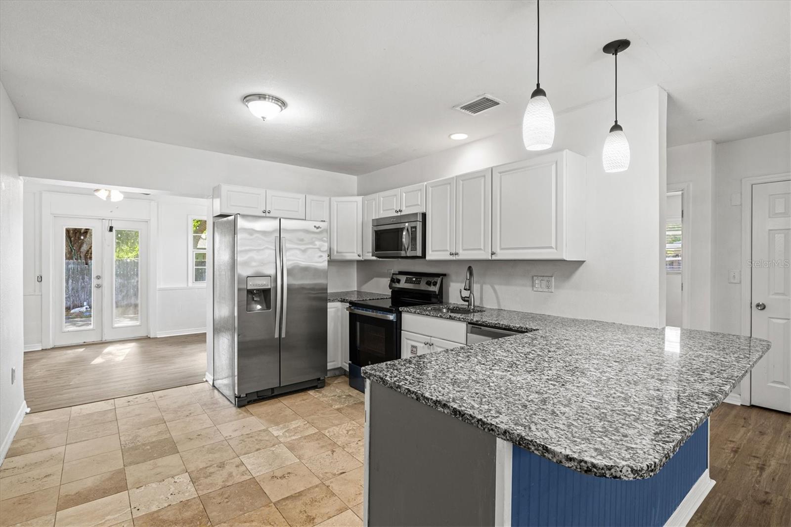 GOLDEN ACRES - Residential