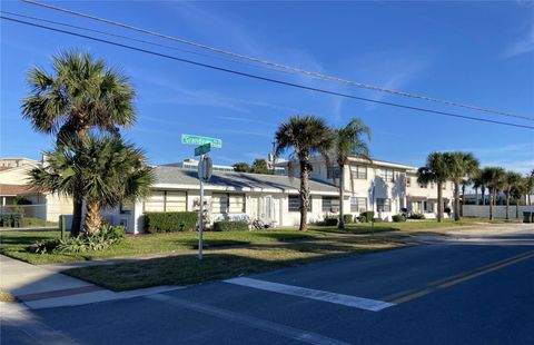 Photo of 938 N Grandview Avenue, Daytona Beach, FL 32118 (MLS # V4947232)