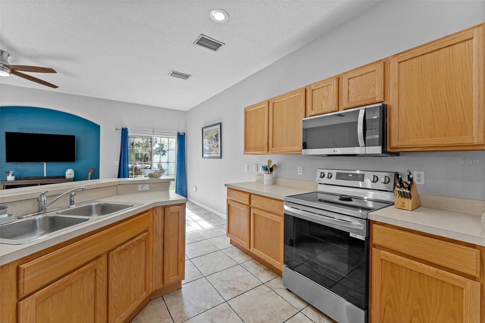 BAY BREEZE COVE - Residential