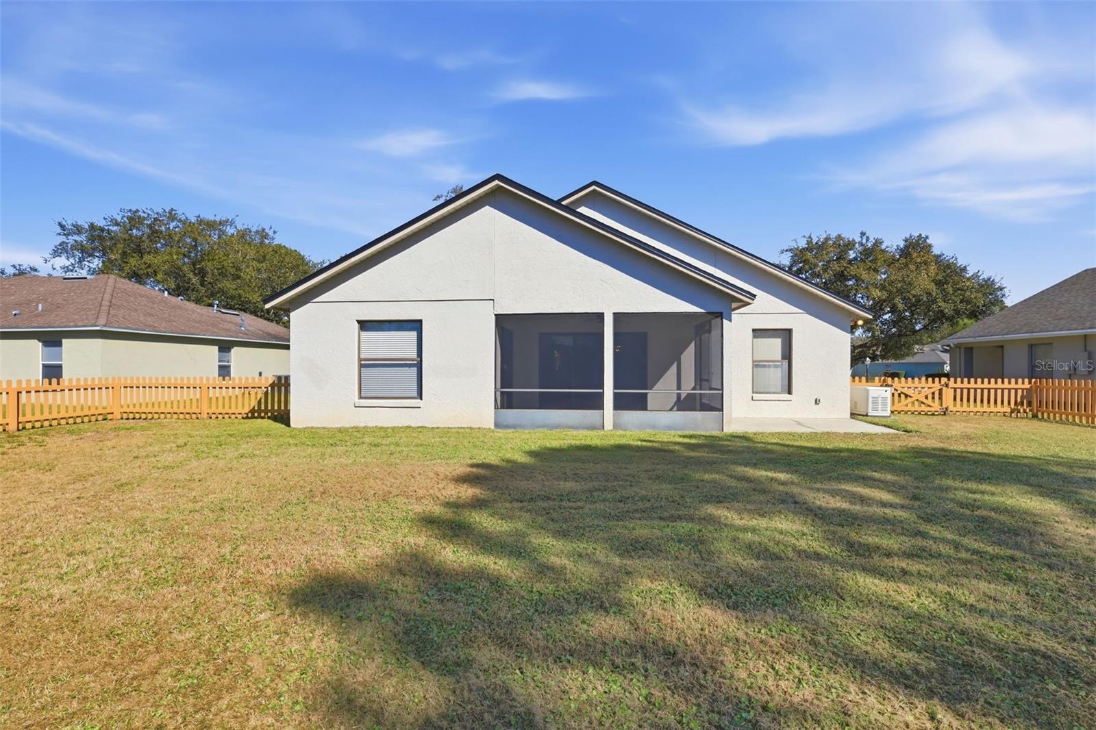 TWIN LAKES AT DELTONA UNIT 01 - Residential