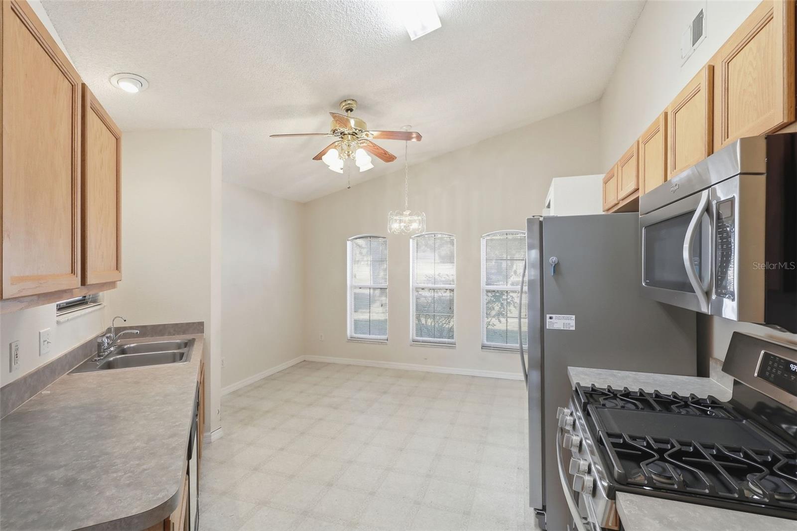 TWIN LAKES AT DELTONA UNIT 01 - Residential