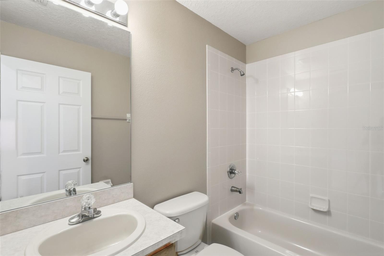 TWIN LAKES AT DELTONA UNIT 01 - Residential