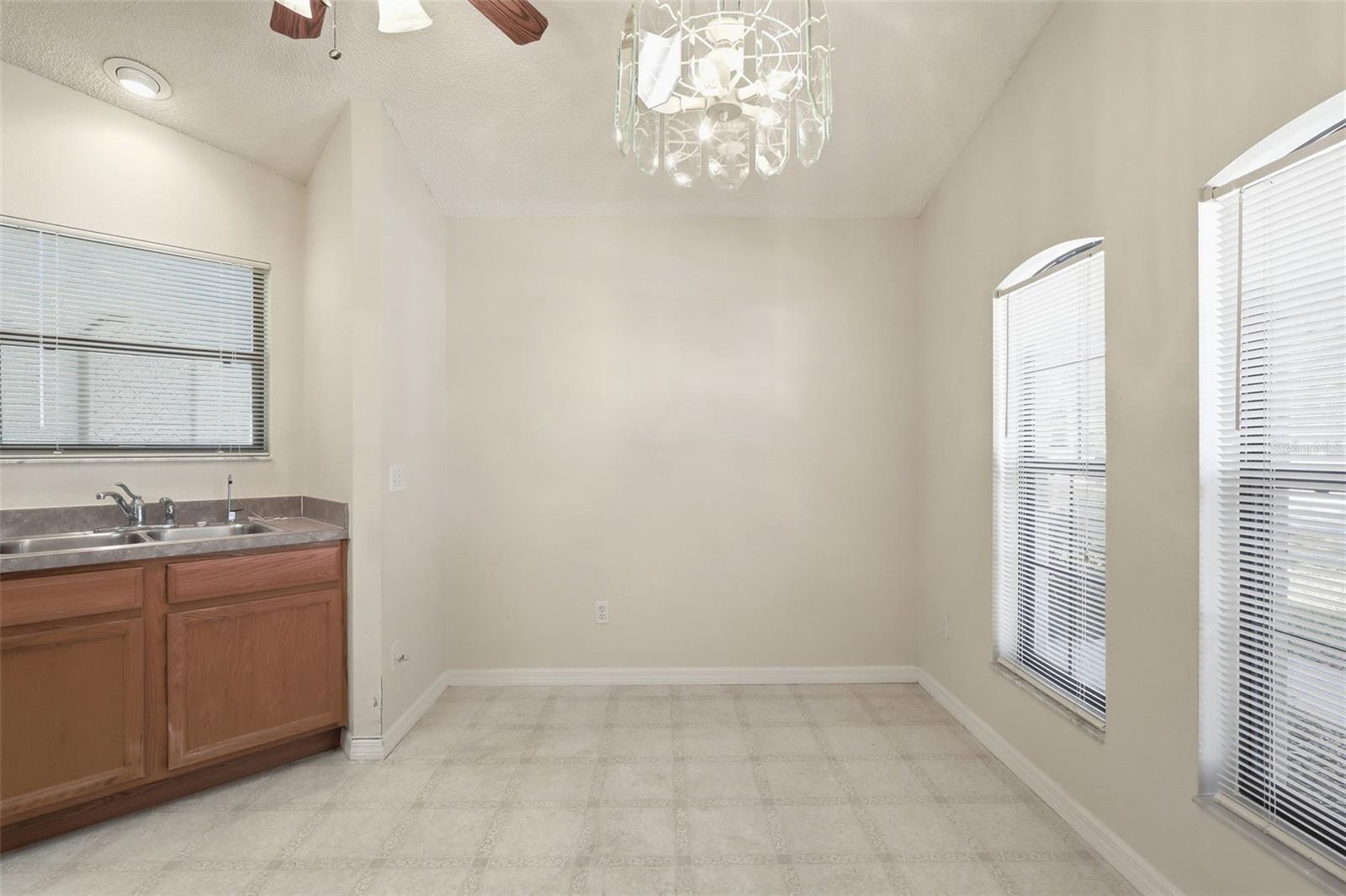 TWIN LAKES AT DELTONA UNIT 01 - Residential