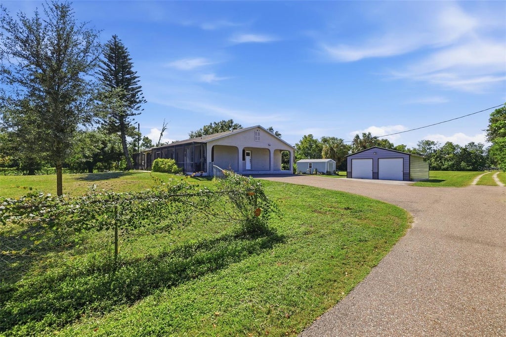 Photo of 11711 Messler Road, Gibsonton, FL 33534 (MLS # TB8560476)