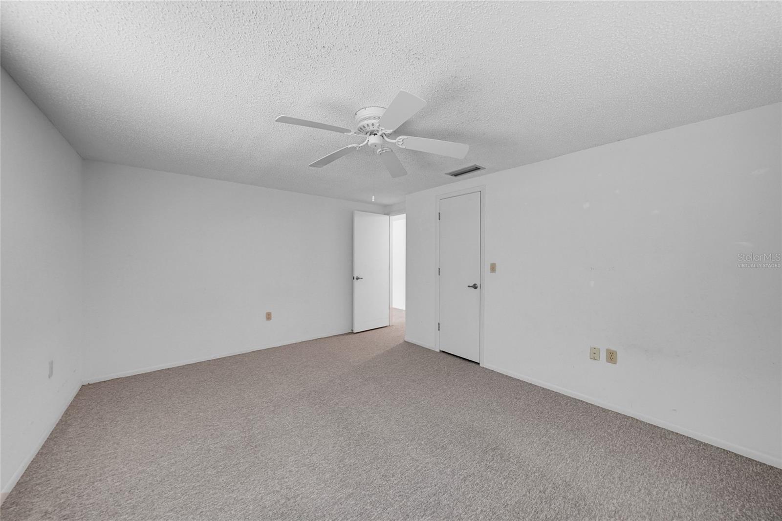 1004 - SOUTH VENICE UNIT 18 - Residential