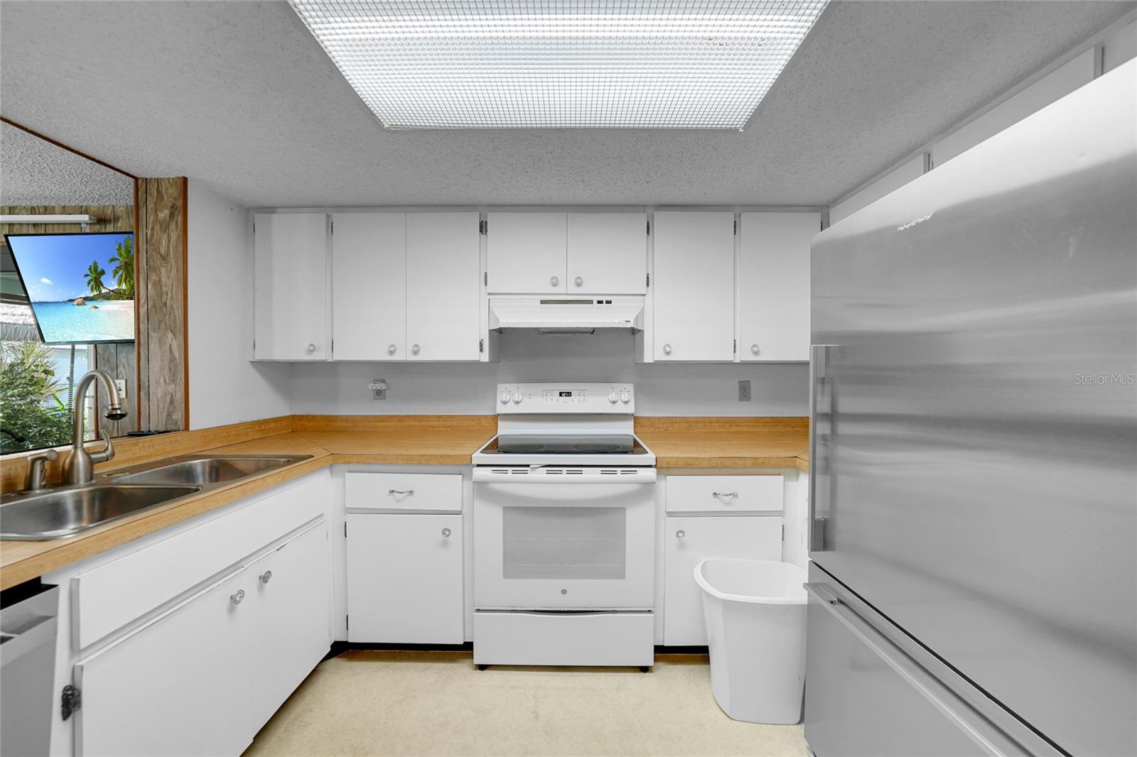 1004 - SOUTH VENICE UNIT 18 - Residential