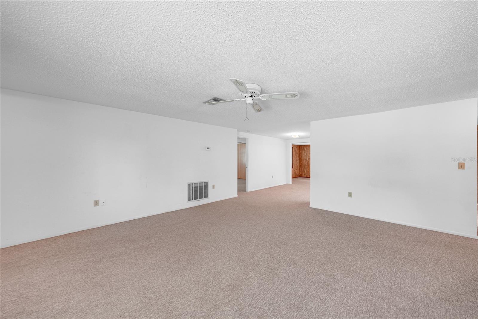 1004 - SOUTH VENICE UNIT 18 - Residential