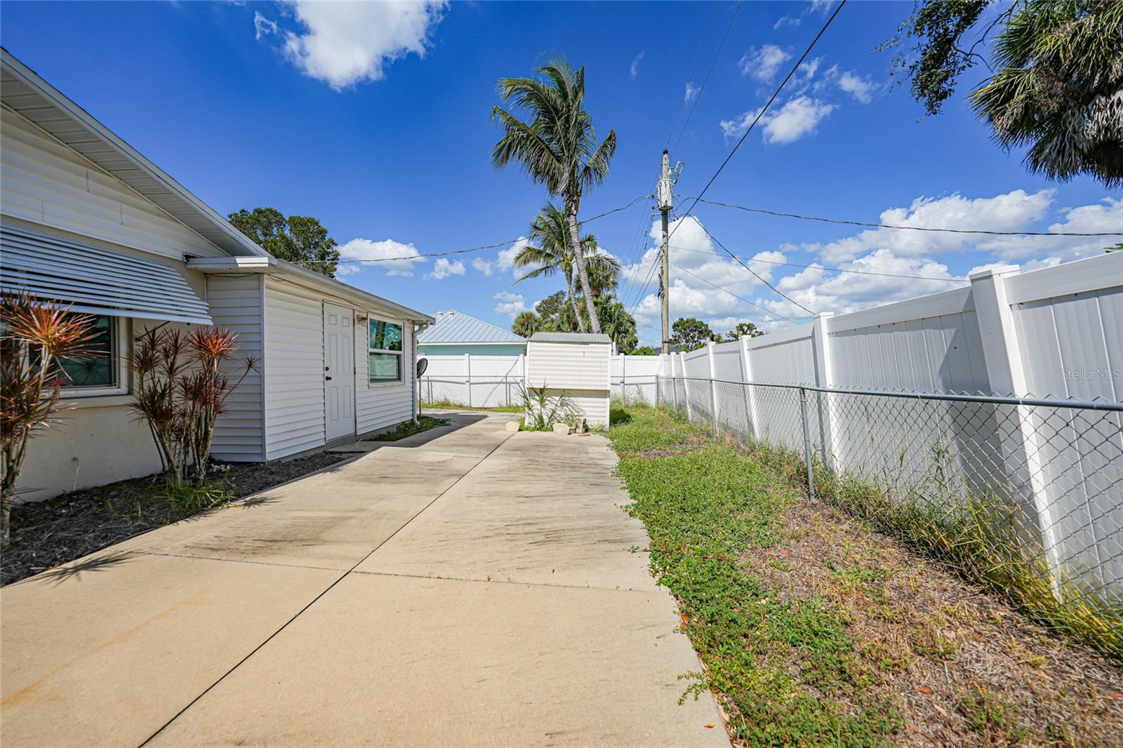 1004 - SOUTH VENICE UNIT 18 - Residential