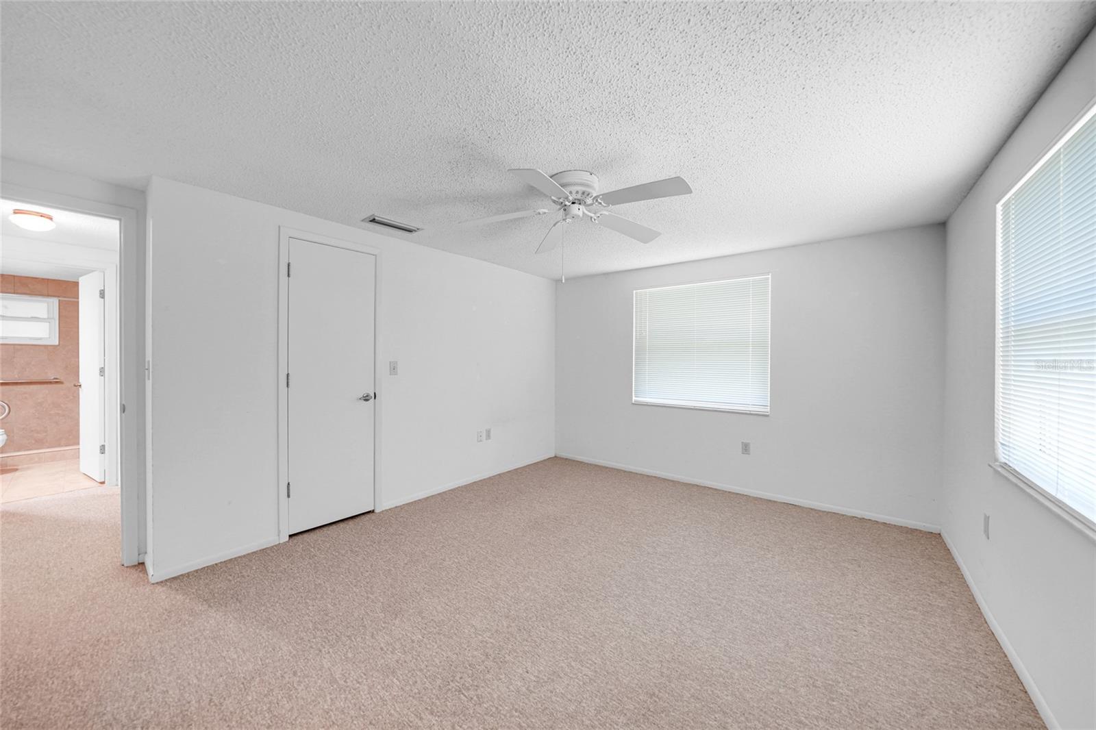 1004 - SOUTH VENICE UNIT 18 - Residential