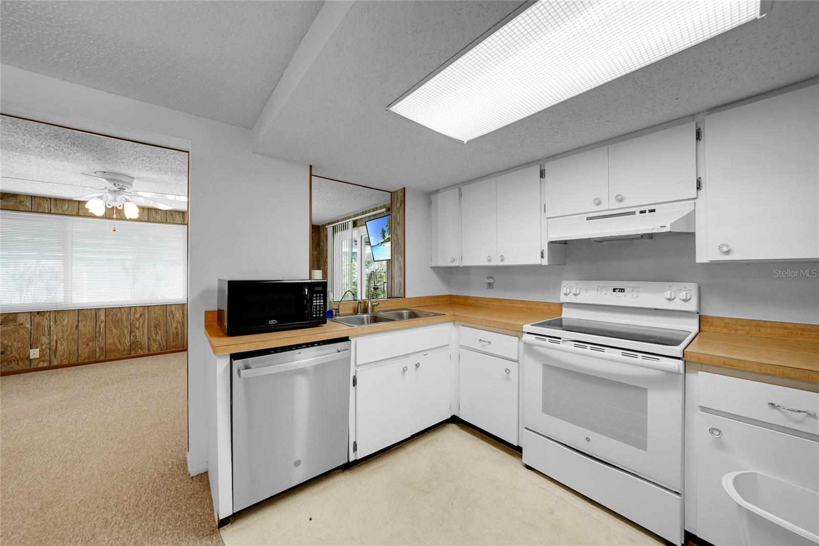 1004 - SOUTH VENICE UNIT 18 - Residential