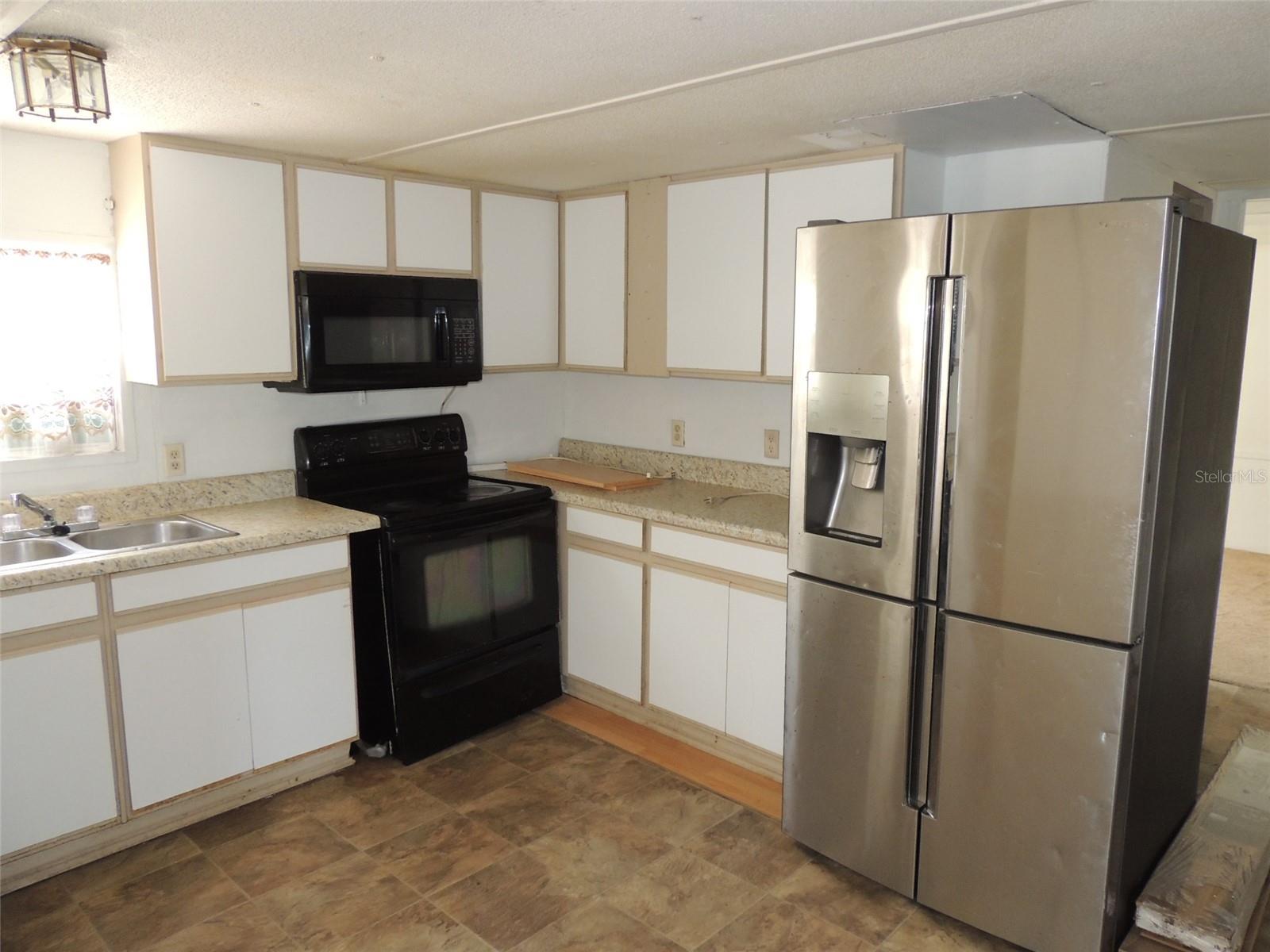 UNIVERSITY ESTATES - Residential