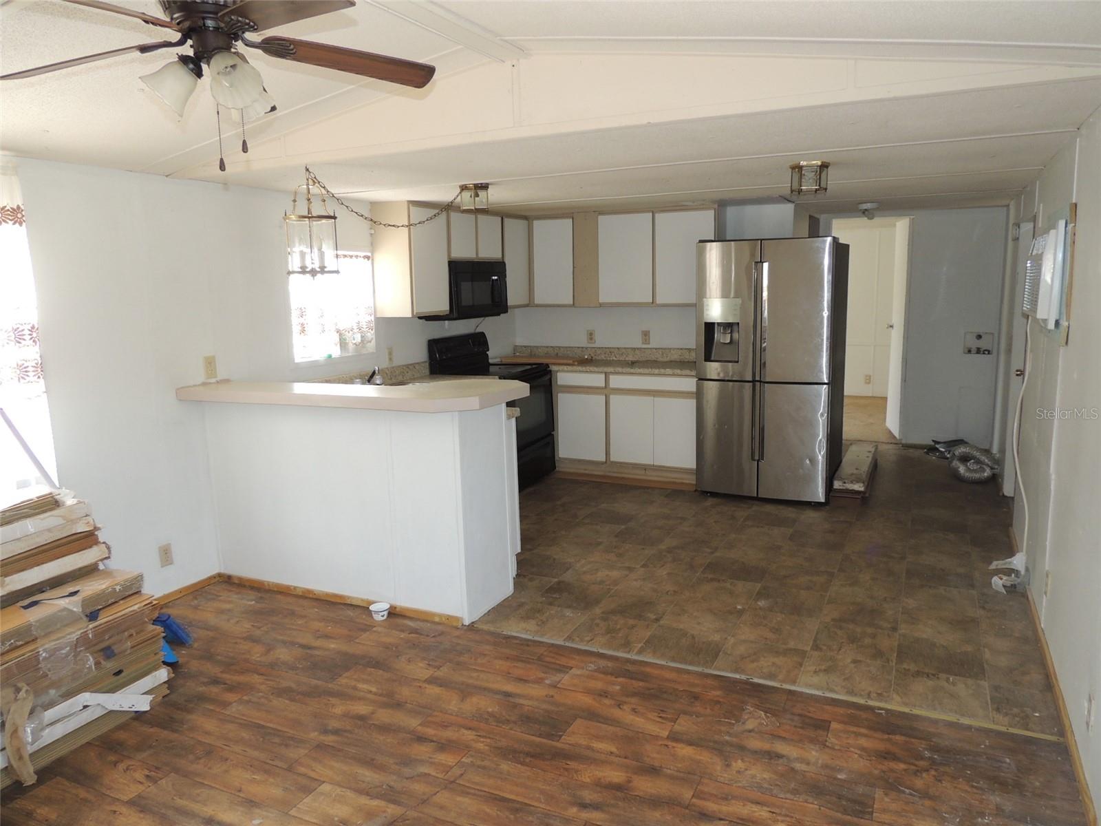 UNIVERSITY ESTATES - Residential